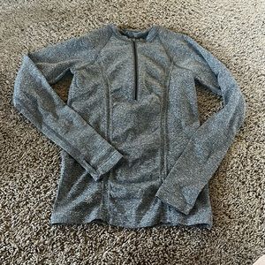 Athleta pullover size s